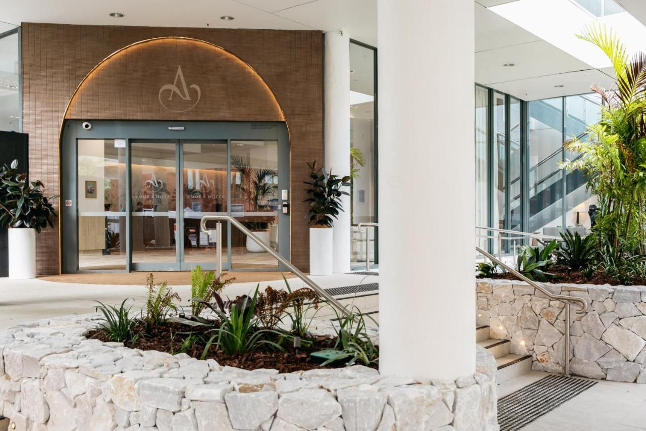 Amora Hotel Brisbane Bagian luar foto The entrance to the hospital