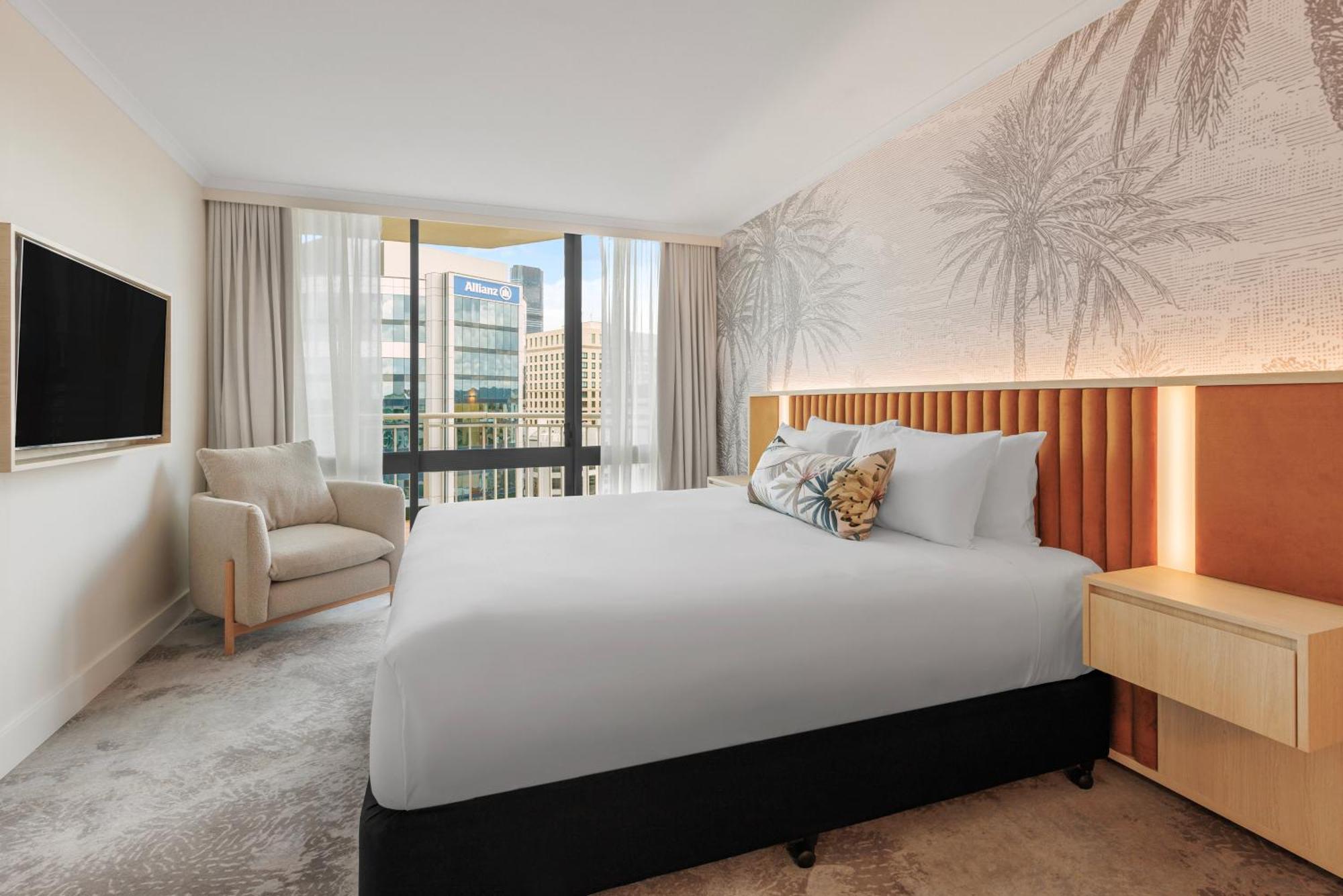 Amora Hotel Brisbane Bagian luar foto A bedroom at the hotel