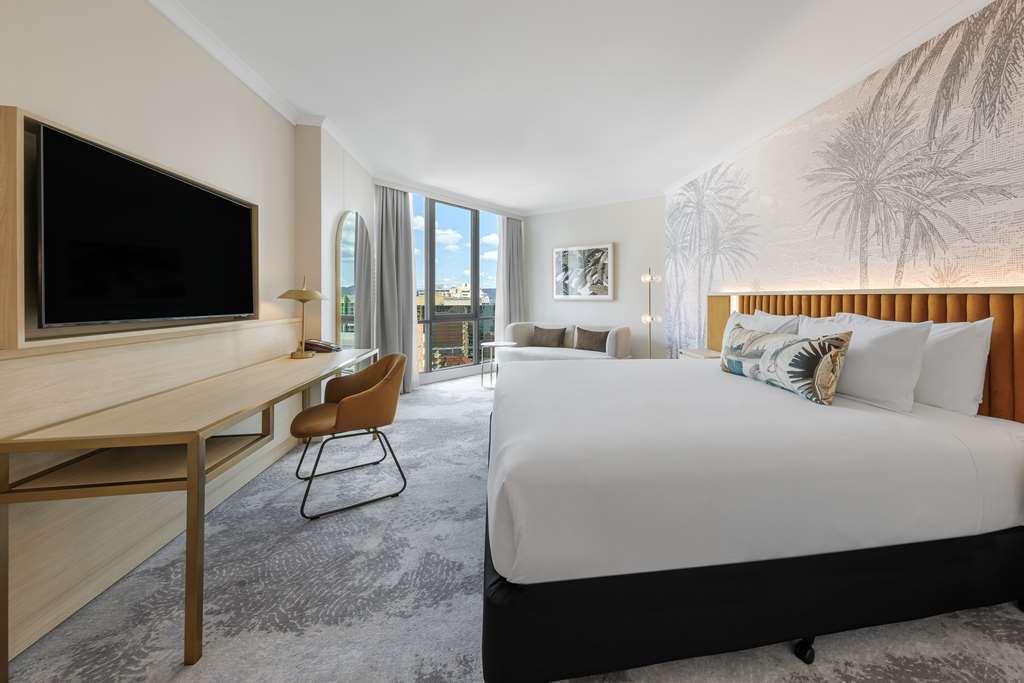 Amora Hotel Brisbane Ruang foto A guest room at the hotel